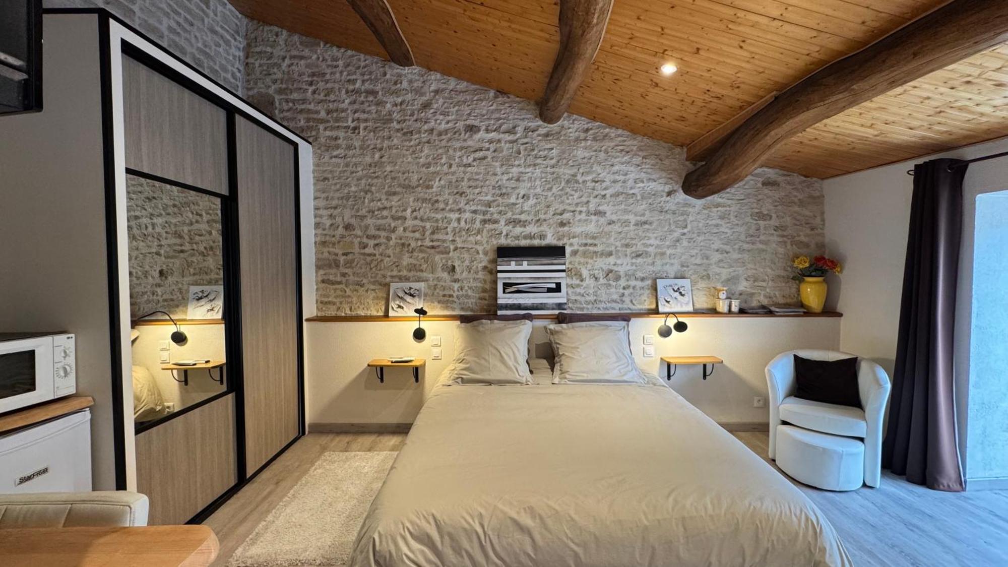 Chambres D'Hotes Les Rozieres Le Bourdet Exteriör bild